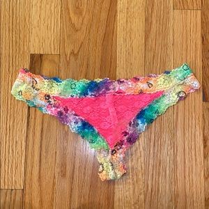 pink lace thong